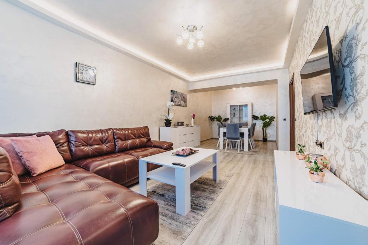 Apartament Sentimento Braşov Esterno foto